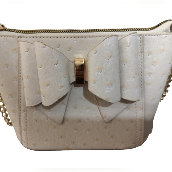 (1392) Crossi New York Bow Accent  Gold Chain Strap Crossbody Handbag - Picture 2 of 10